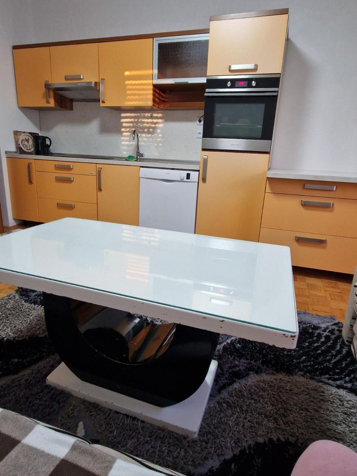 Apartma-Sobe Lejla Vipava Extérieur photo