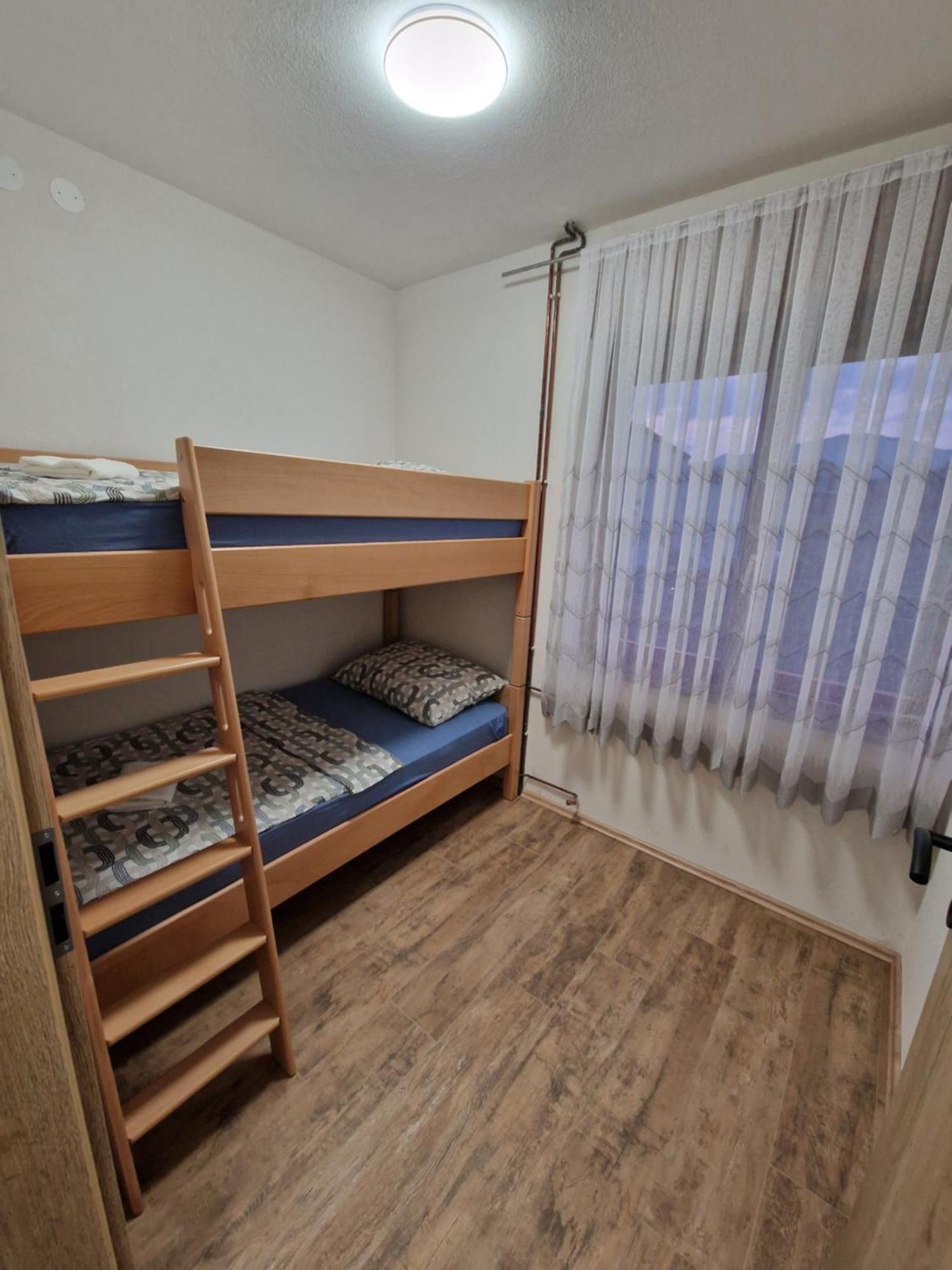 Apartma-Sobe Lejla Vipava Extérieur photo