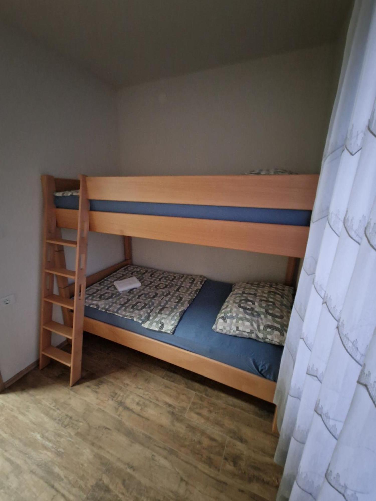 Apartma-Sobe Lejla Vipava Extérieur photo