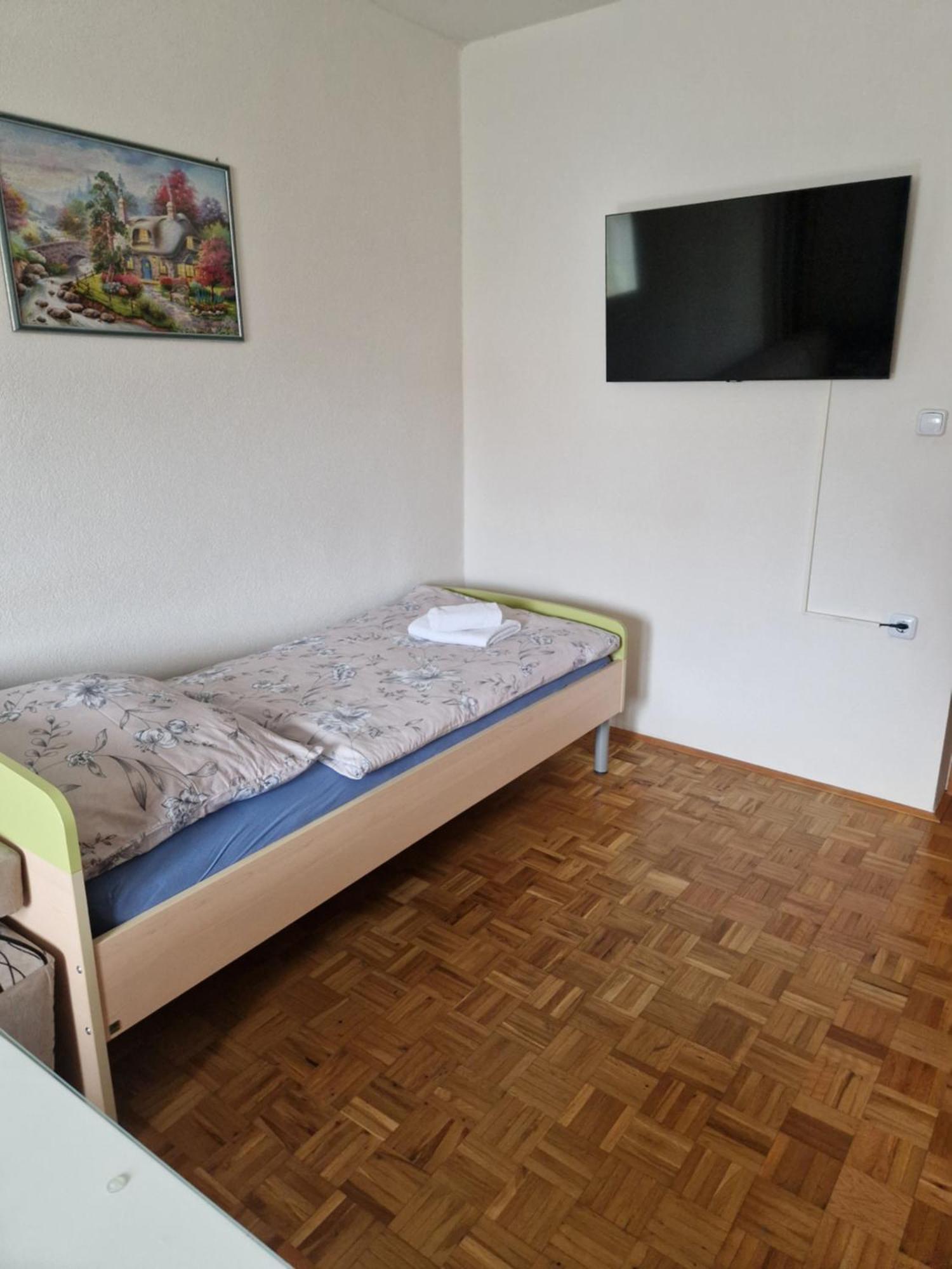 Apartma-Sobe Lejla Vipava Extérieur photo